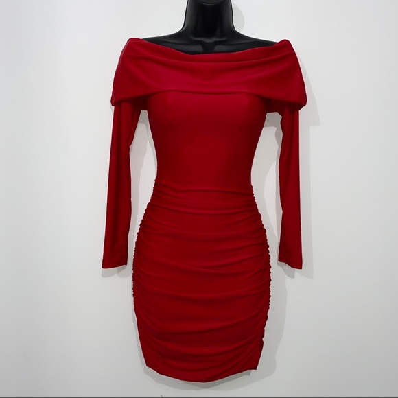 Move Over Off the Shoulder Body-Con Dress - Picture 3 of 7